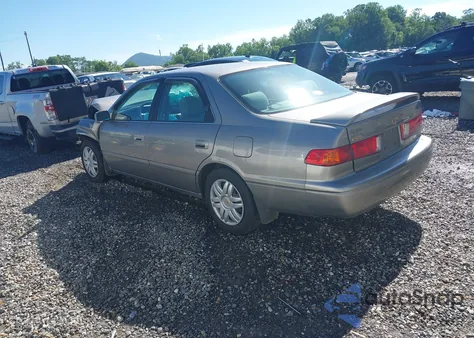 2000 Toyota Camry Le z USA, uszkodzony, nr VIN 4T1BG22K0YU632432